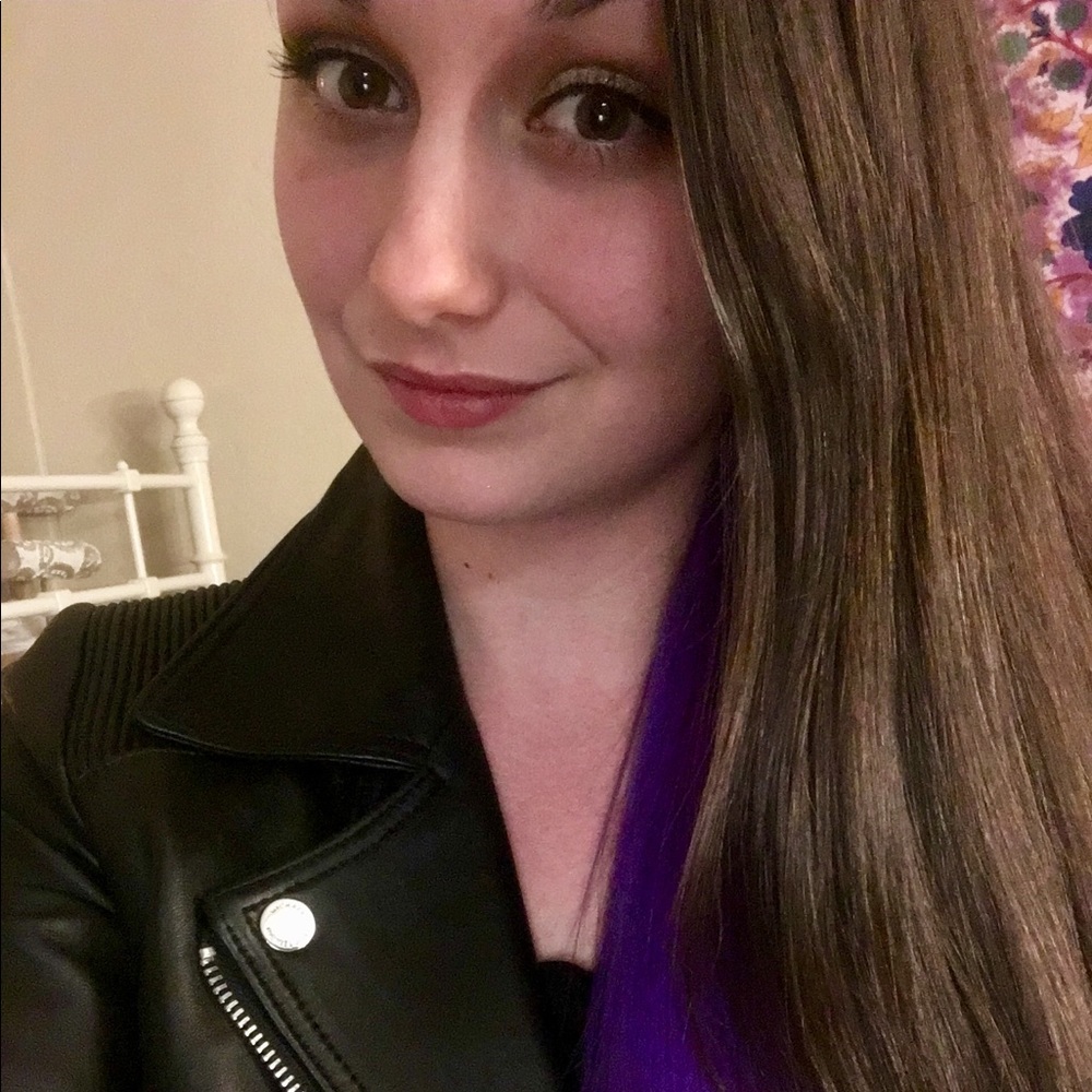 Meet your Posher, Ashley